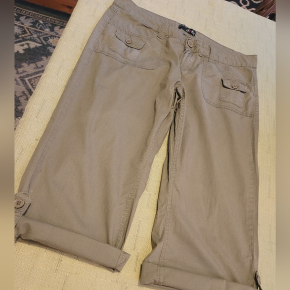 Olive Khaki Capris {Dot's}, Size 11/12 - Picture 11 of 11